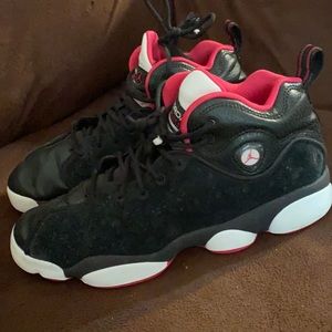 Pink and black jordans size 6.5 y or women’s 7 1/2
